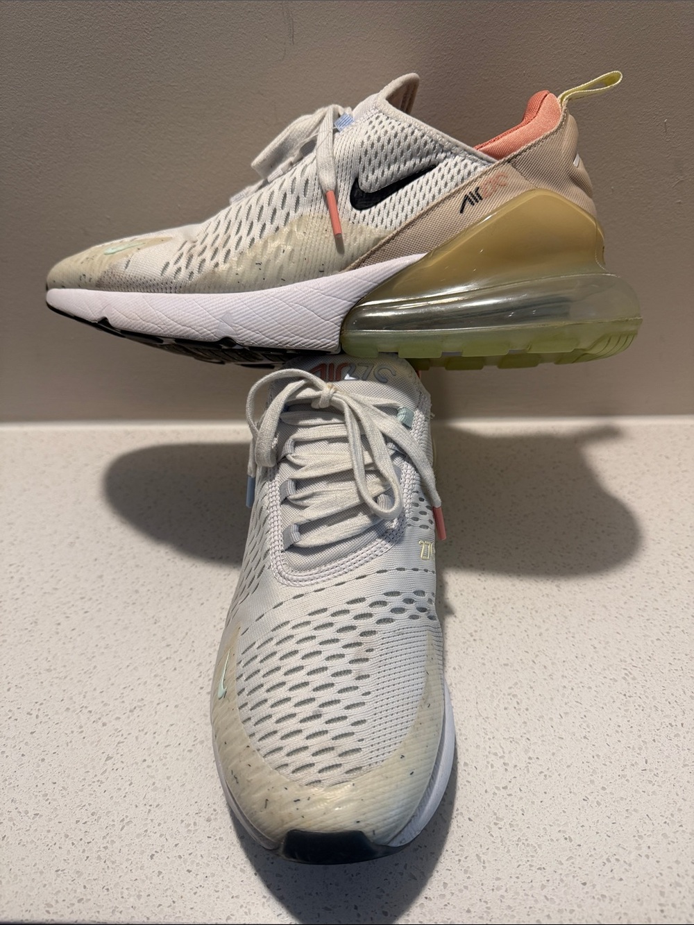 Nike Men’s Sneakers in Cream with Coral and Pale Yellow Accents